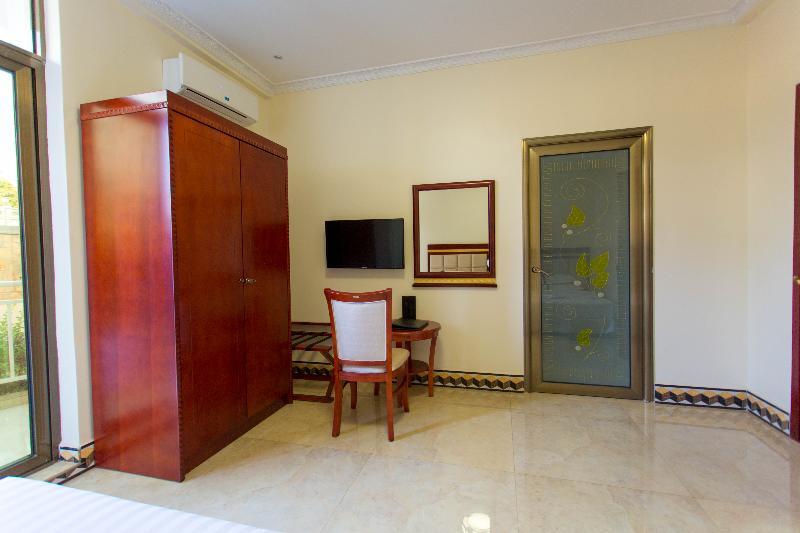 Dove Hotel Kigali Exterior foto